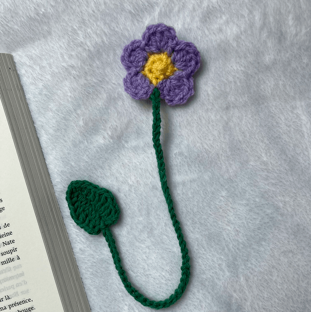 Marque page fleur violette 