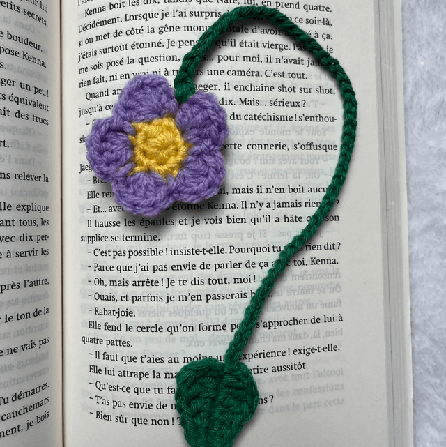 Marque page fleur violette 